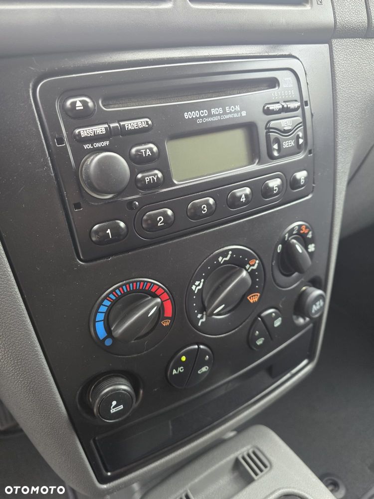 Ford TRANSIT CONNECT - 10