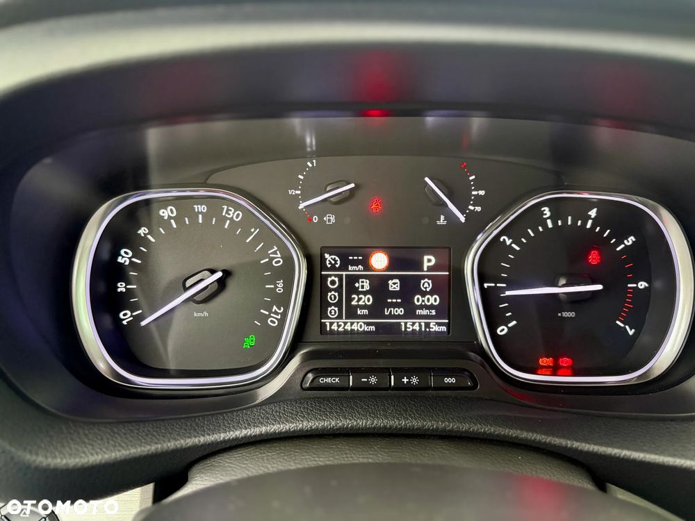 Peugeot Traveller 2.0 BlueHDi Standard Business Vip - 24