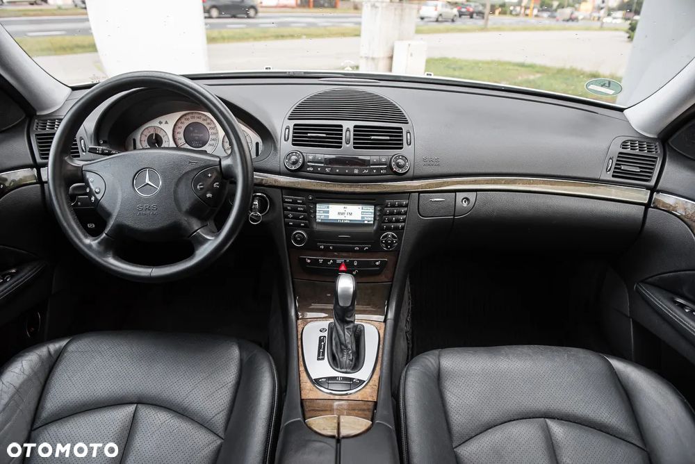 Mercedes-Benz Klasa E 500 T Avantgarde Sport Edition AMG - 29