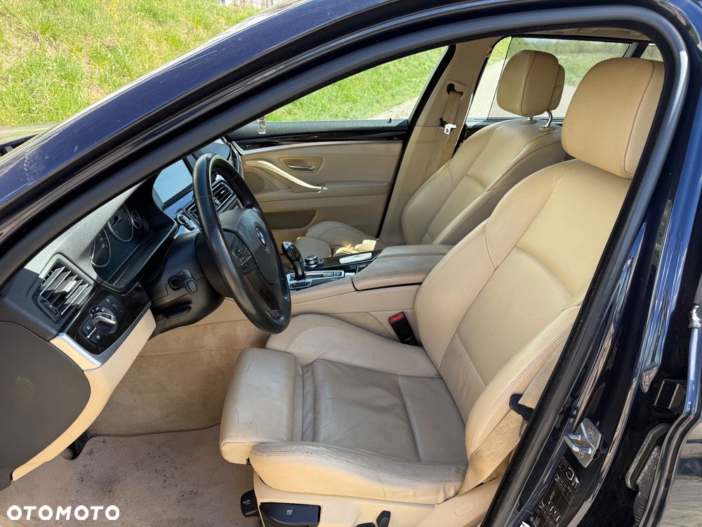 BMW Seria 5 528i - 5