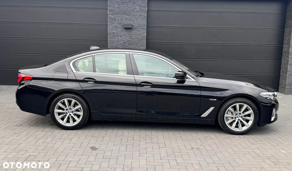 BMW Seria 5 530e Luxury Line sport - 10