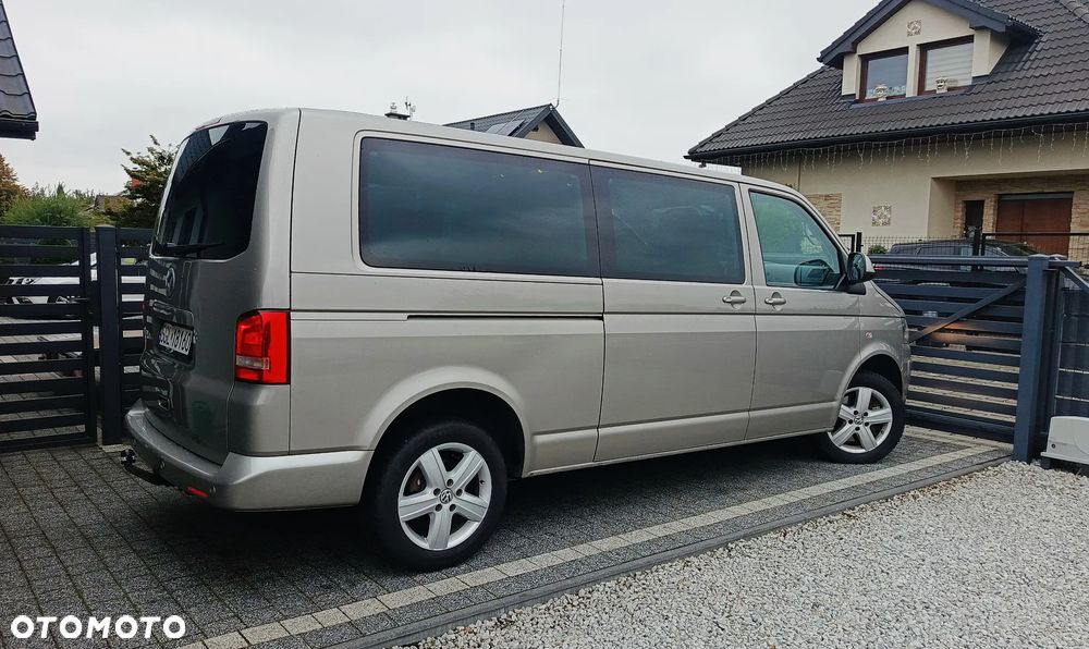 Volkswagen Multivan 2010 photo 4