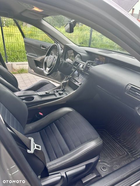 Lexus IS 200t / 300 Elegance - 10