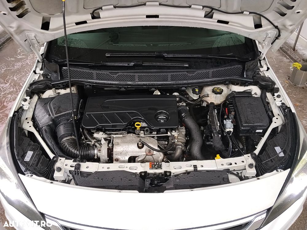 Opel Astra 1.6 D (CDTI) Start/Stop Sports Tourer Edition - 11