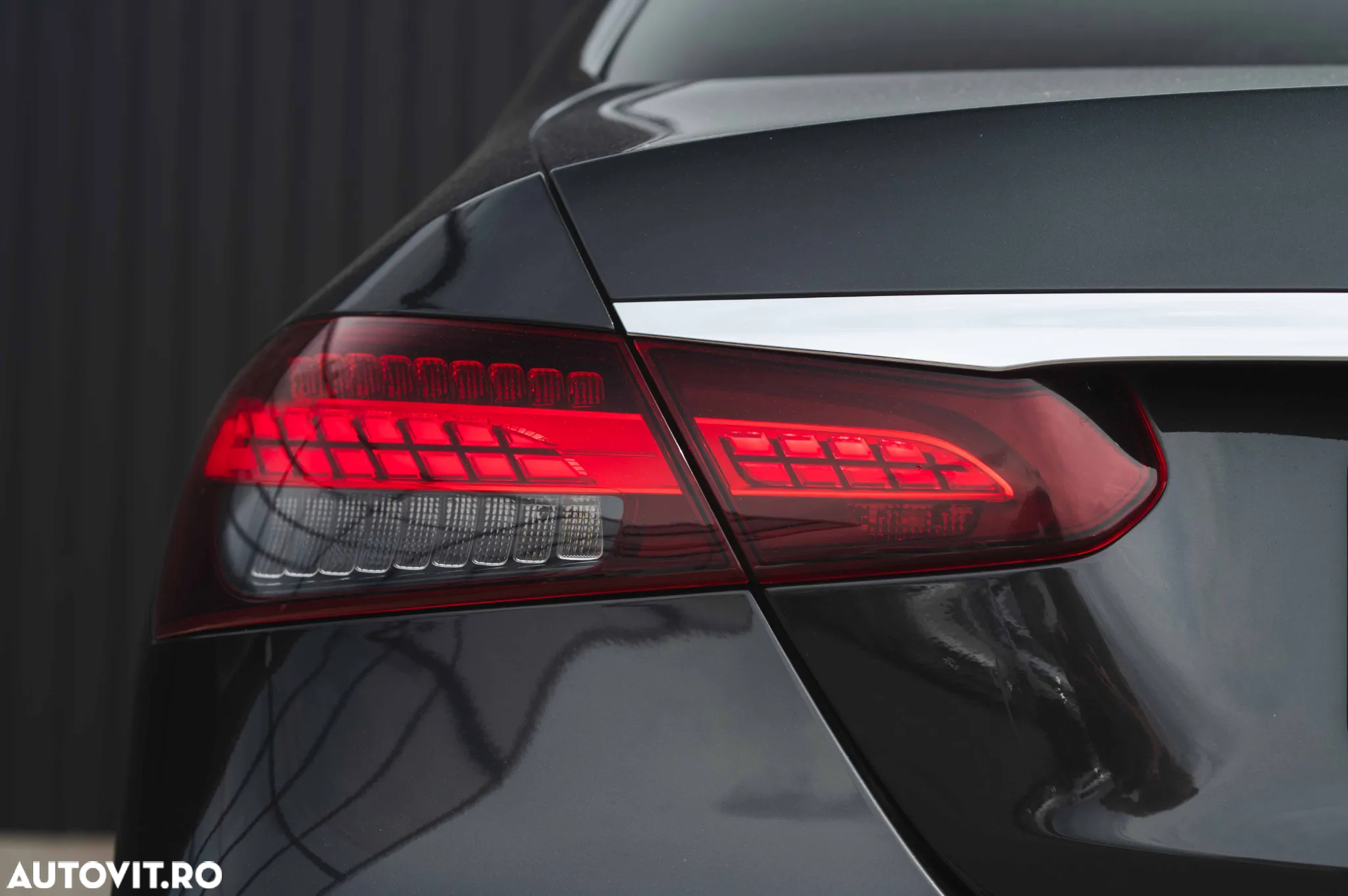 Mercedes-Benz E 300e 4Matic 9G-TRONIC Edition AMG Line - 12