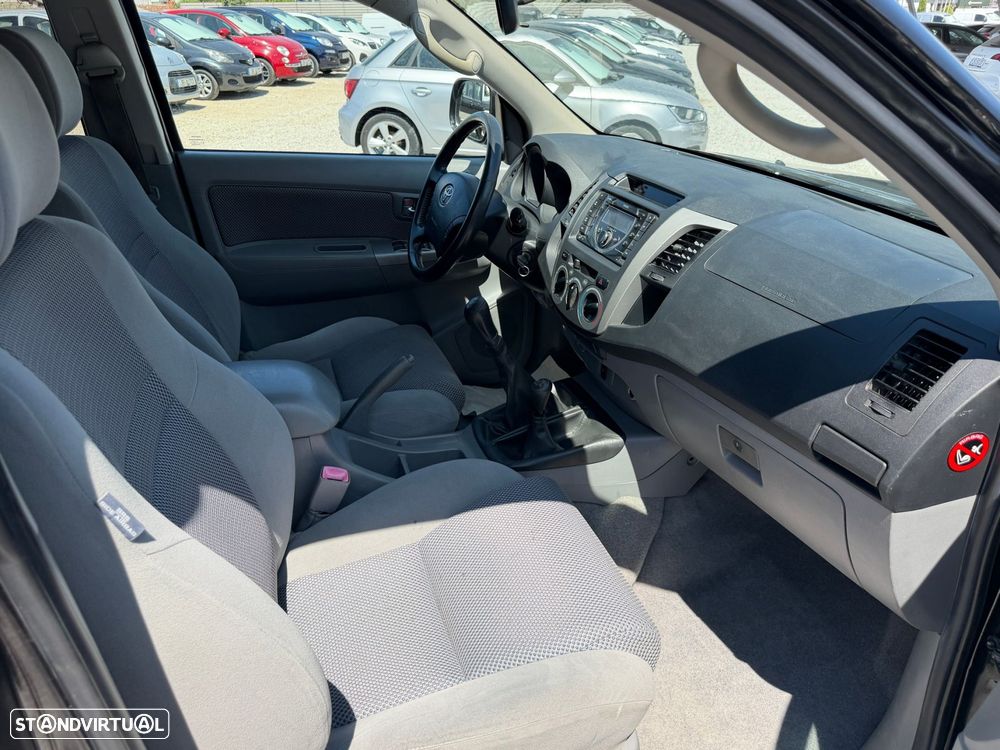 Toyota Hilux 2.5 D-4D 4WD CD Tracker - 12