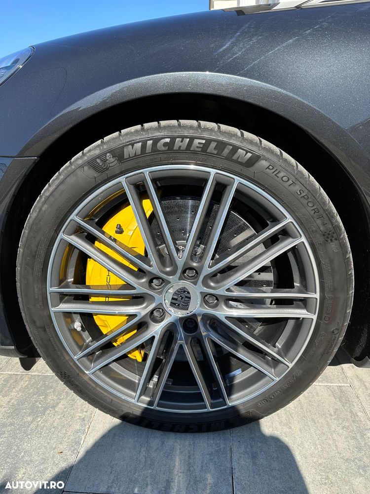 Porsche Panamera Turbo - 8
