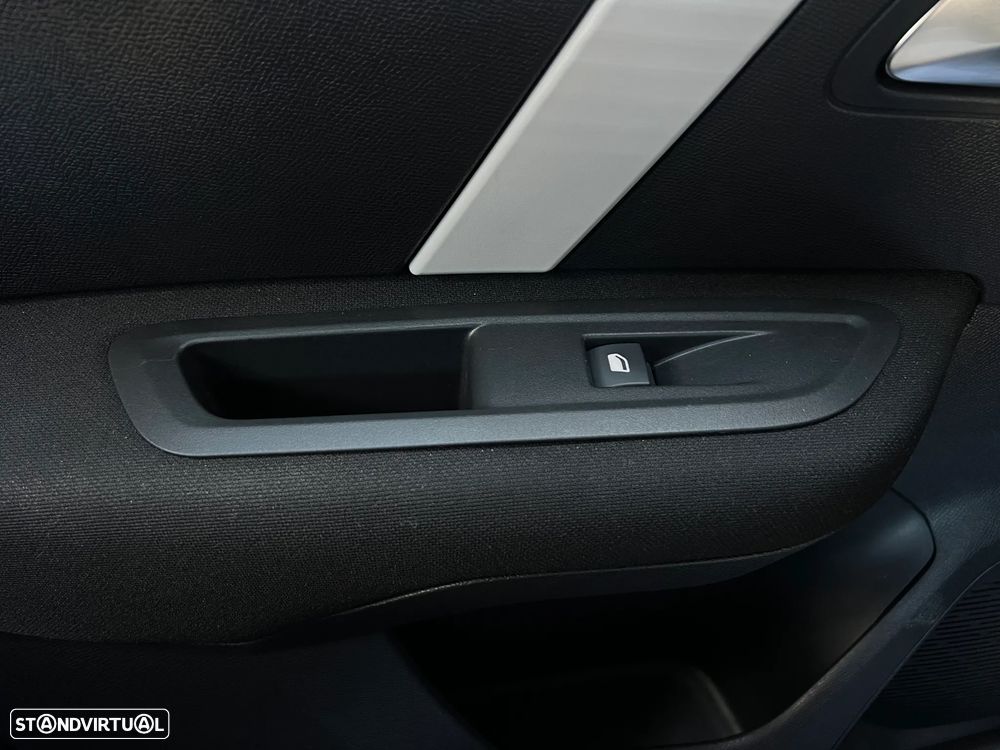 Citroën C4 X 1.2 Hybrid Plus e-DSC6 - 37