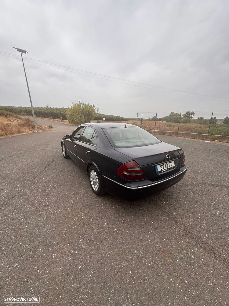 Mercedes-Benz E 270 - 2