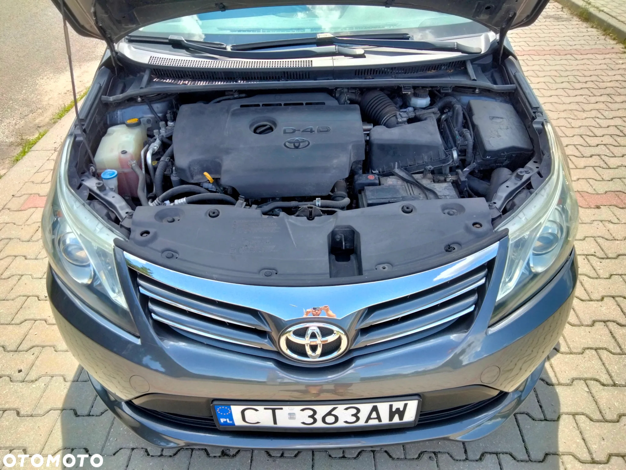 Toyota Avensis 2.0 D-4D Premium - 11