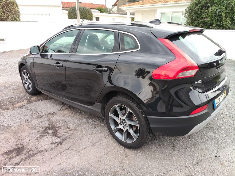 Volvo V40 Cross Country - 19