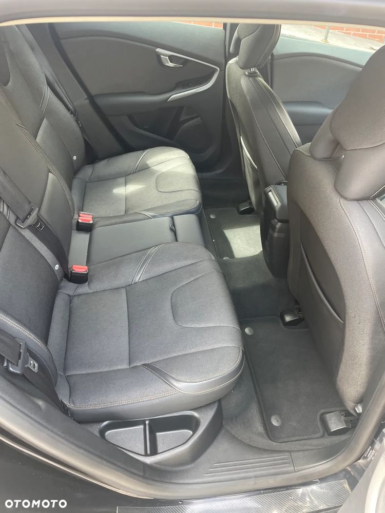 Volvo V40 D4 Momentum - 26