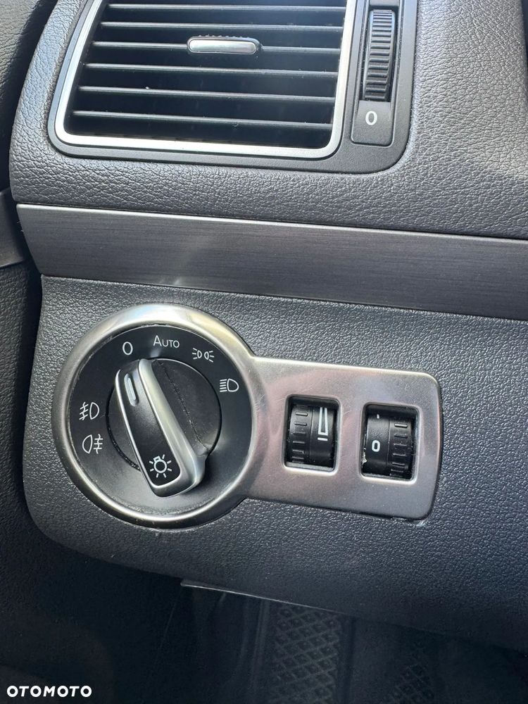 Volkswagen Touran 2.0 TDI Highline DSG - 37