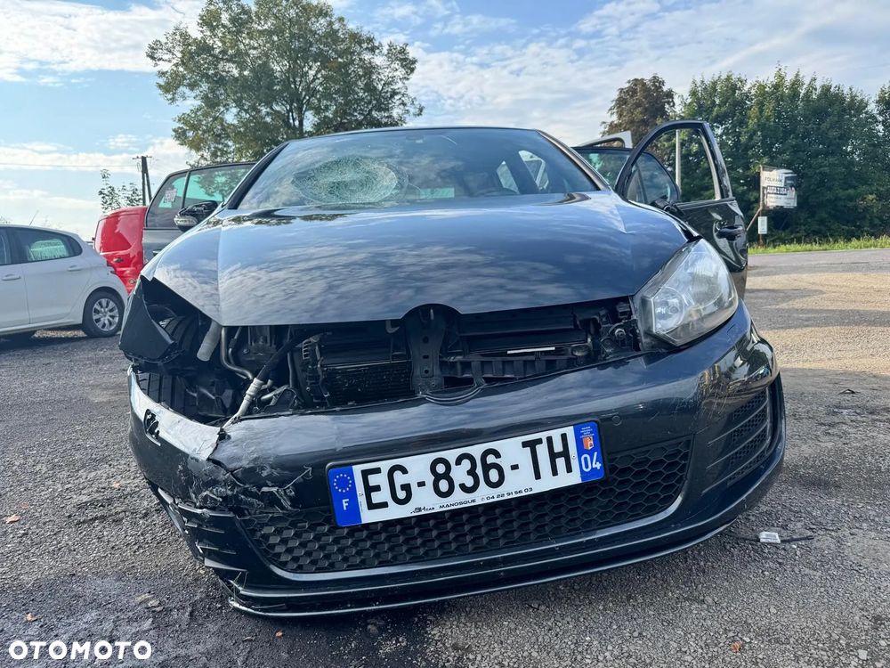 Volkswagen Golf VI 2.0 TSI GTI - 2