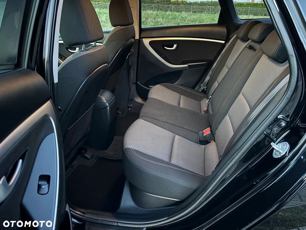 Hyundai i30 i30cw 1.6 CRDi Intro Edition - 11