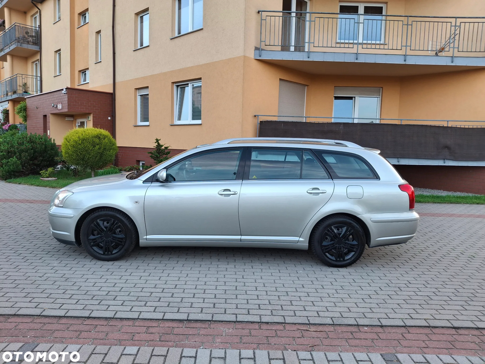 Toyota Avensis 1.8 VVT-i Combi Executive - 19