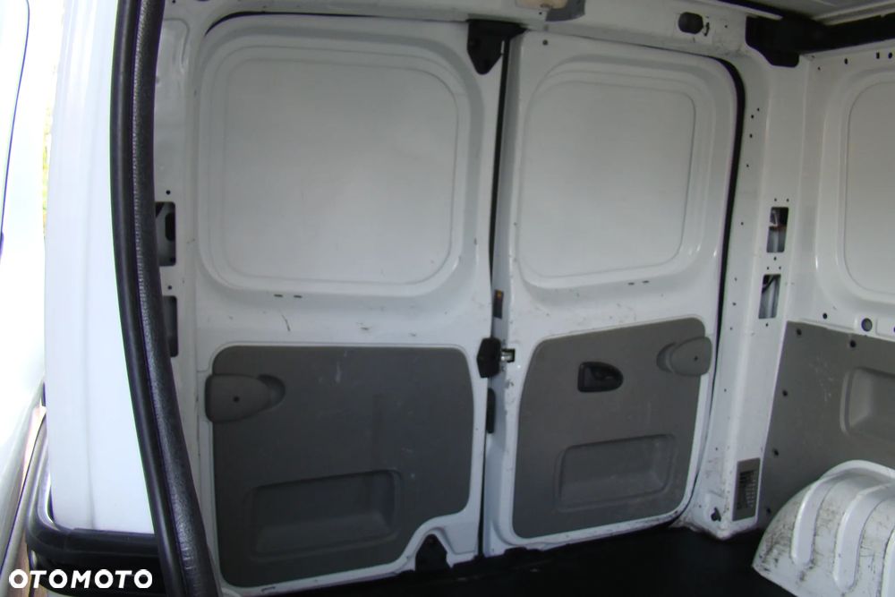Renault Trafic - 11