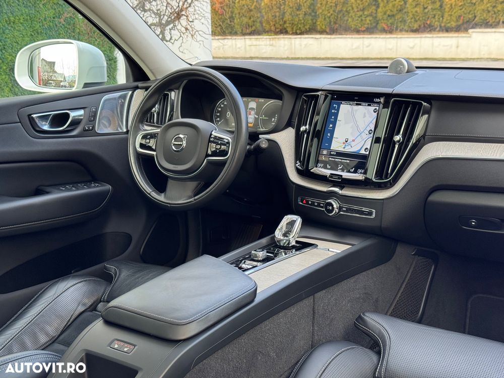 Volvo XC 60 Recharge T8 Twin Engine eAWD Inscription - 19
