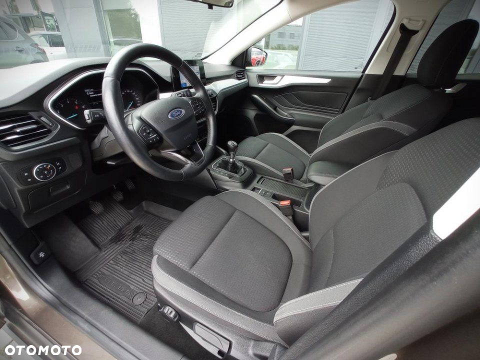 Ford Focus - 10