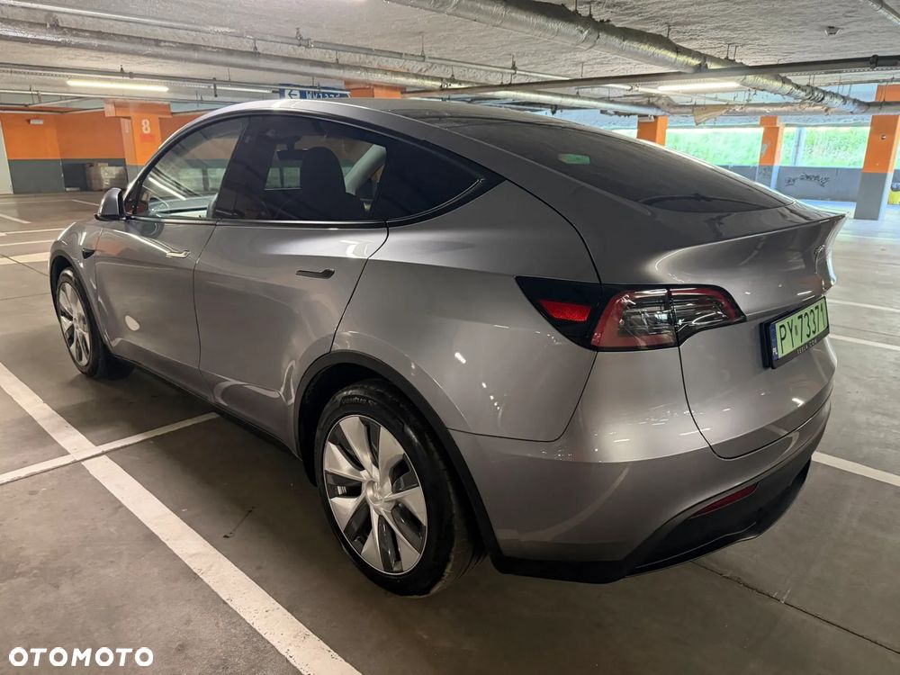 Tesla Model Y Long Range Dual Motor AWD - 8