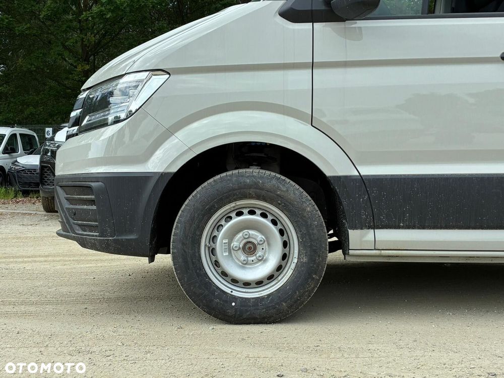 Volkswagen Crafter 35 Furgon z wysokim dachem 2,0 177 KM /Automatyczna r. o. 4490 mm - 39