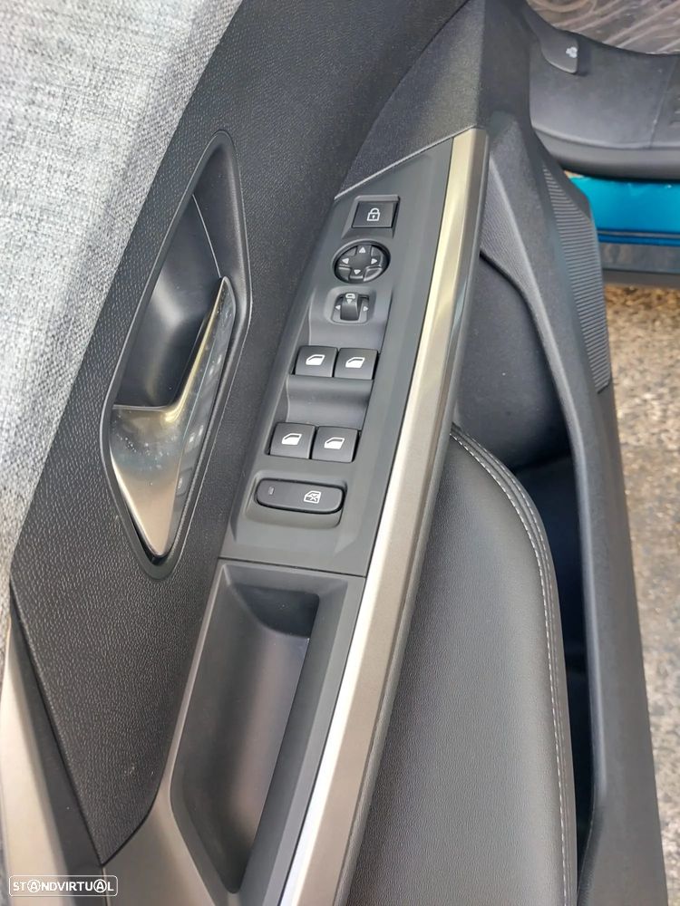 Peugeot 3008 1.6 Hybrid Allure Pack e-EAT8 - 13