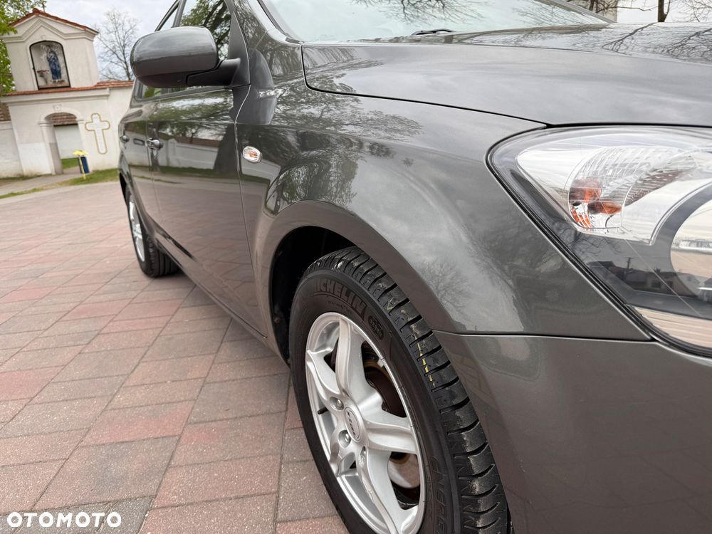 Kia Ceed 1.4 CVVT Attract - 19