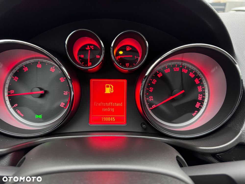 Opel Insignia 2.0 Turbo Cosmo - 29