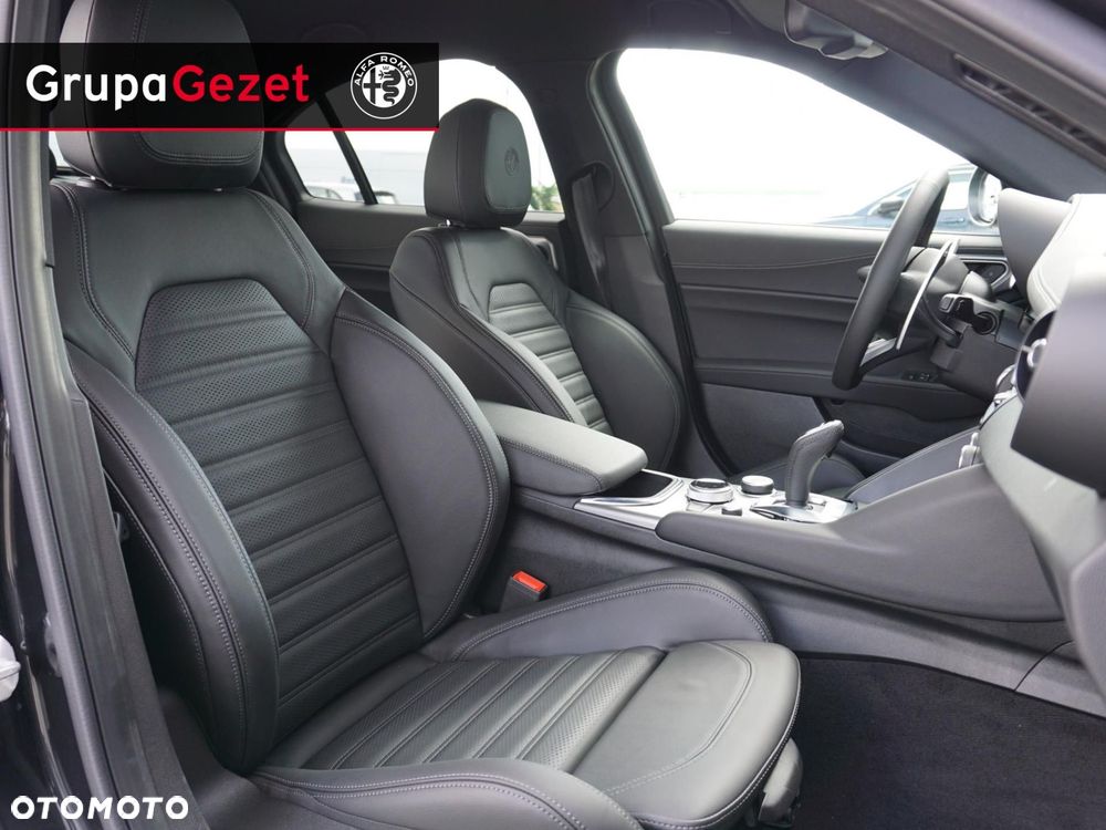 Alfa Romeo Giulia - 7