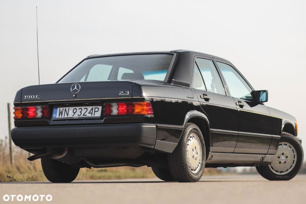 Mercedes-Benz W201 (190) - 3