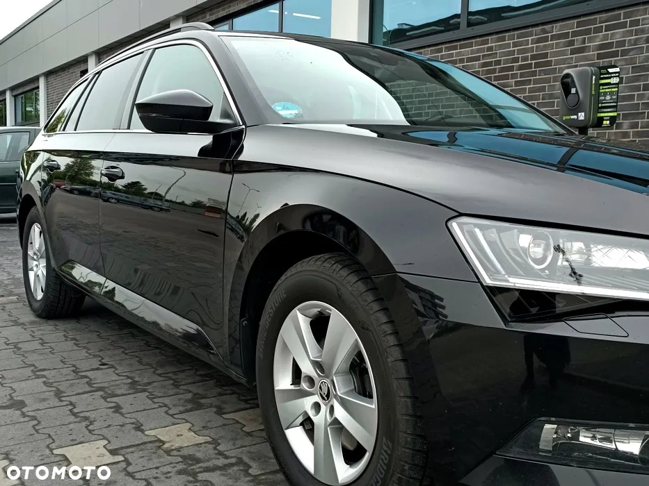 Skoda Superb 2.0 TDI Ambition DSG7 - 17