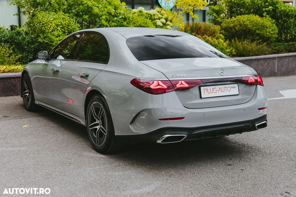 Mercedes-Benz E - 11