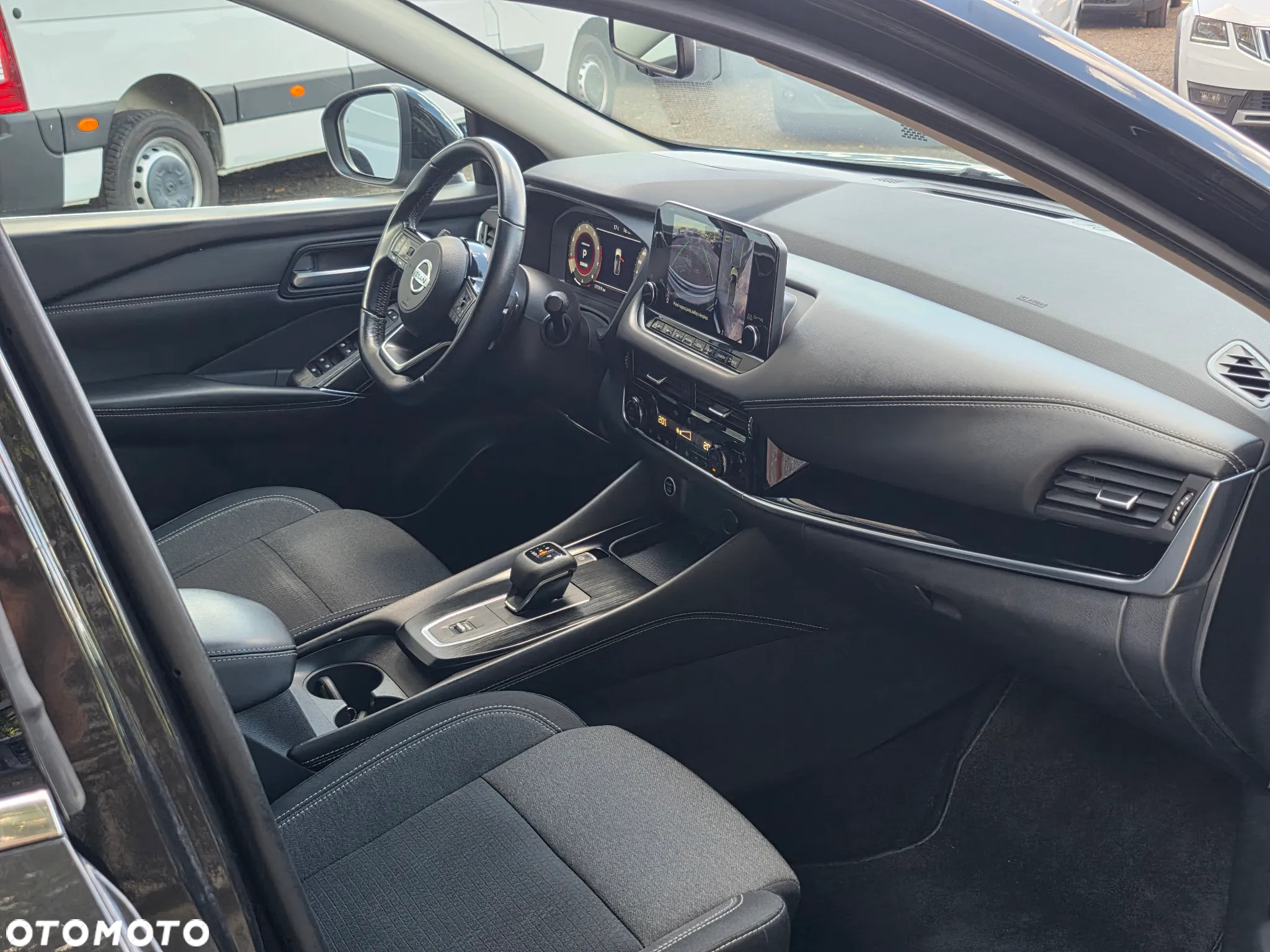 Nissan Qashqai 1.3 DIG-T N-Connecta DCT - 8
