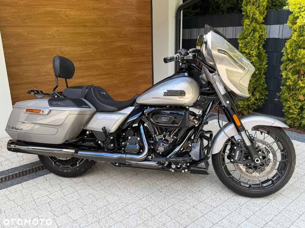 Harley-Davidson CVO Street Glide - 1