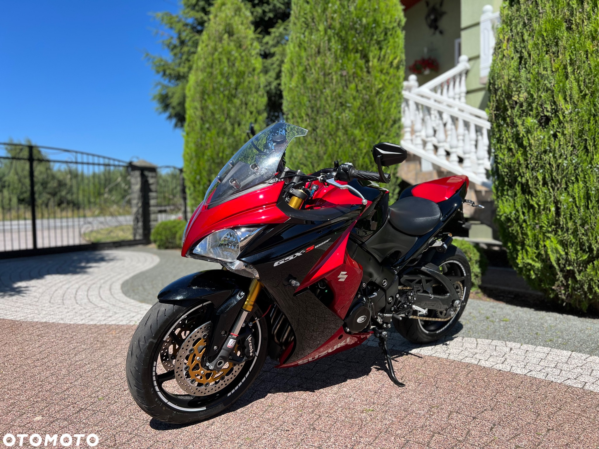 Suzuki GSX - 28