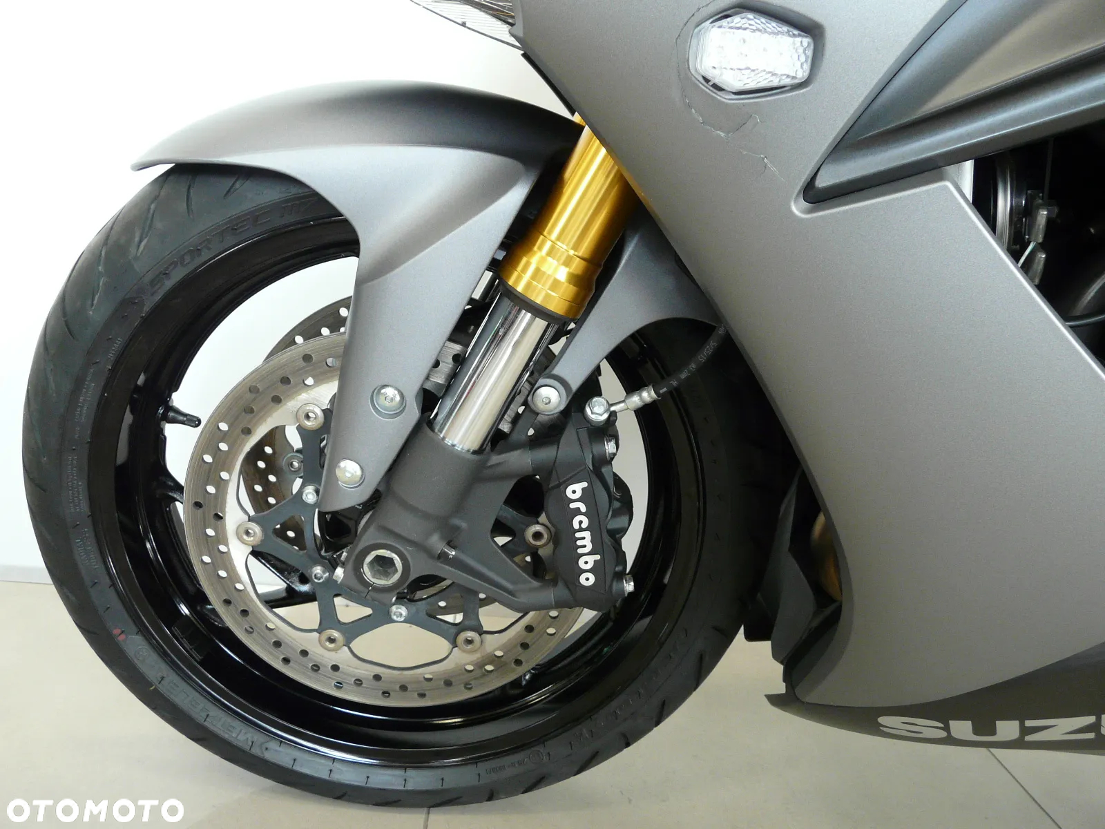 Suzuki GSX 1000 - 10