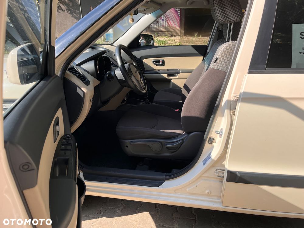 Kia Soul 1.6 XL - 12