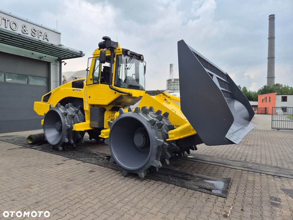 Bomag BC472 RB / KOMPAKTOR ODPADÓW / KOMPAKTOR WYSYPISKOWY 24T / ZGNIATARKA ODPADÓW / MASZYNA DO ZAGĘSZCZANIA ODPADÓW / DO SKŁADOWISK ODPADÓW / SERWISOWANY / 1 WŁ. - 6