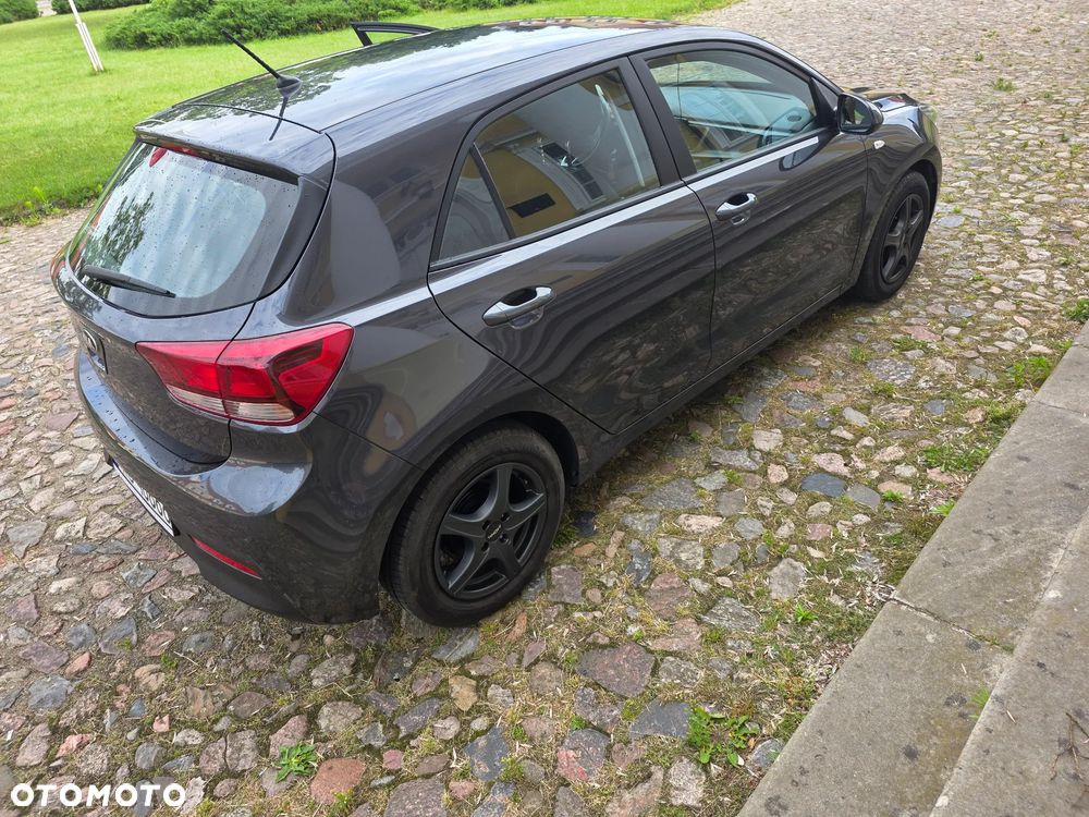Kia Rio 1.2 M - 8