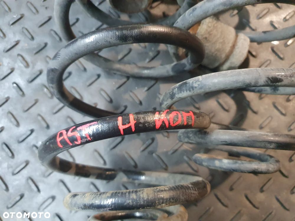 OPEL ASTRA H III SPRĘŻYNY ZAWIESZENIA TYŁ  KOMPLET KOMBI - 2