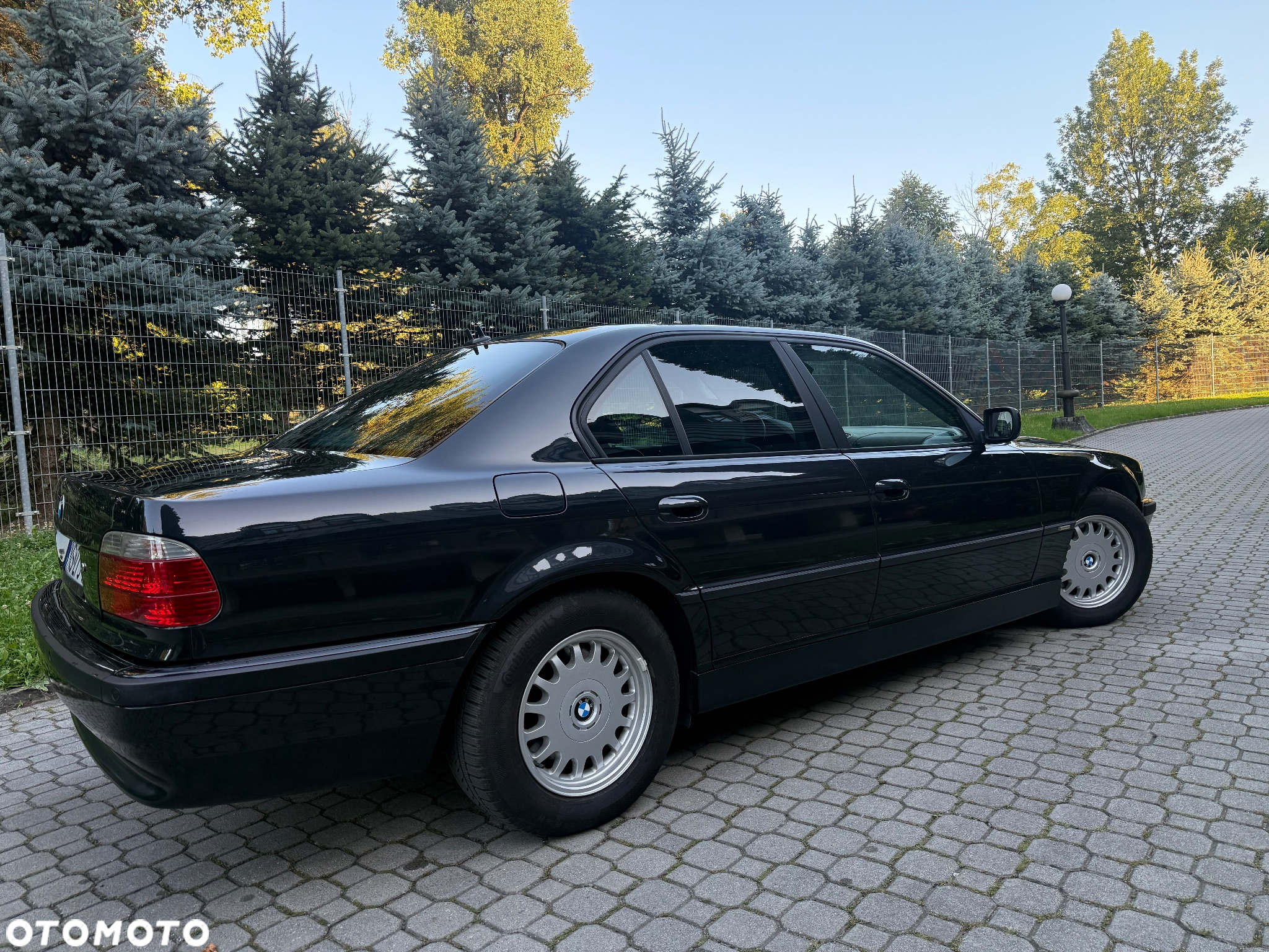 BMW Seria 7 750i - 4
