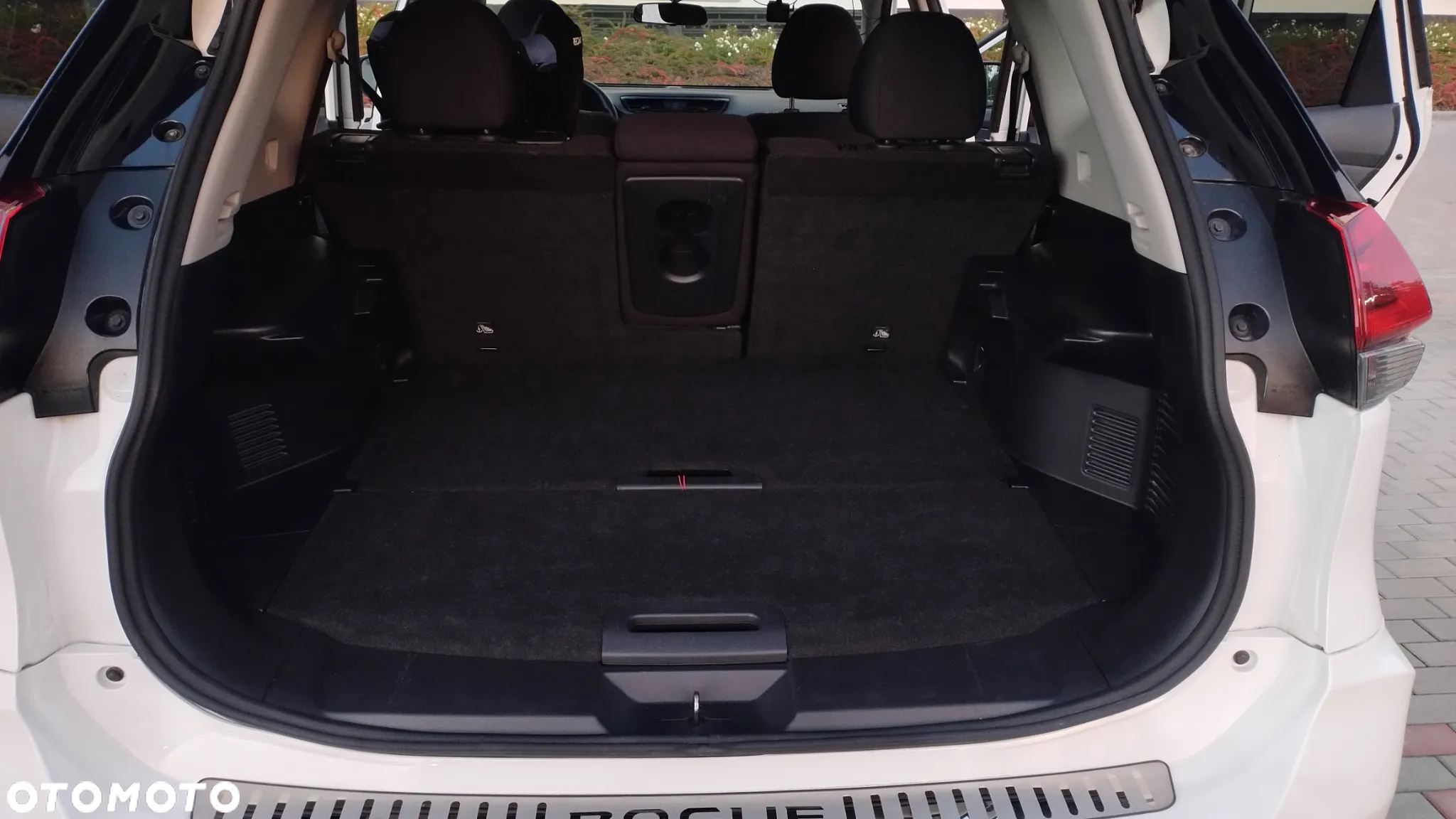Nissan Rogue - 15