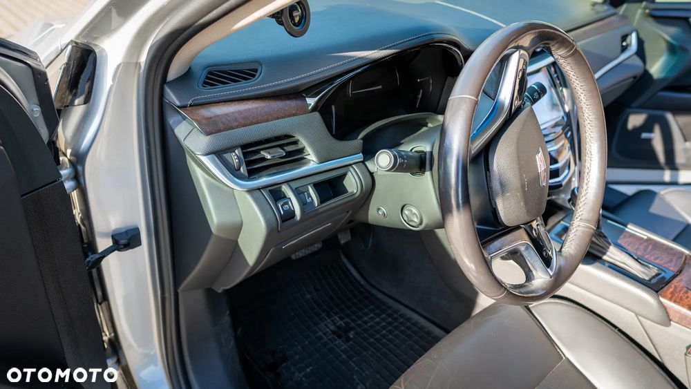 Cadillac XTS - 15