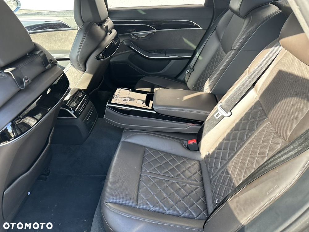 Audi A8 - 7