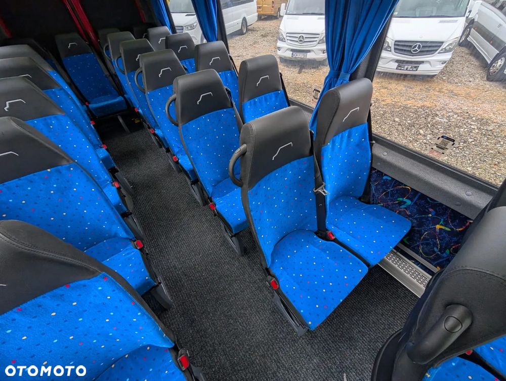 Mercedes-Benz Sprinter 519 - 20