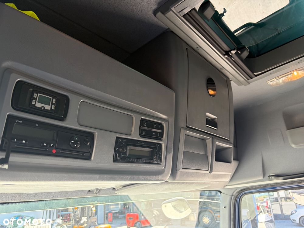 Mercedes-Benz Atego 1530  6 osobowe ( kanapa) kontener izoterma kurierka - 12