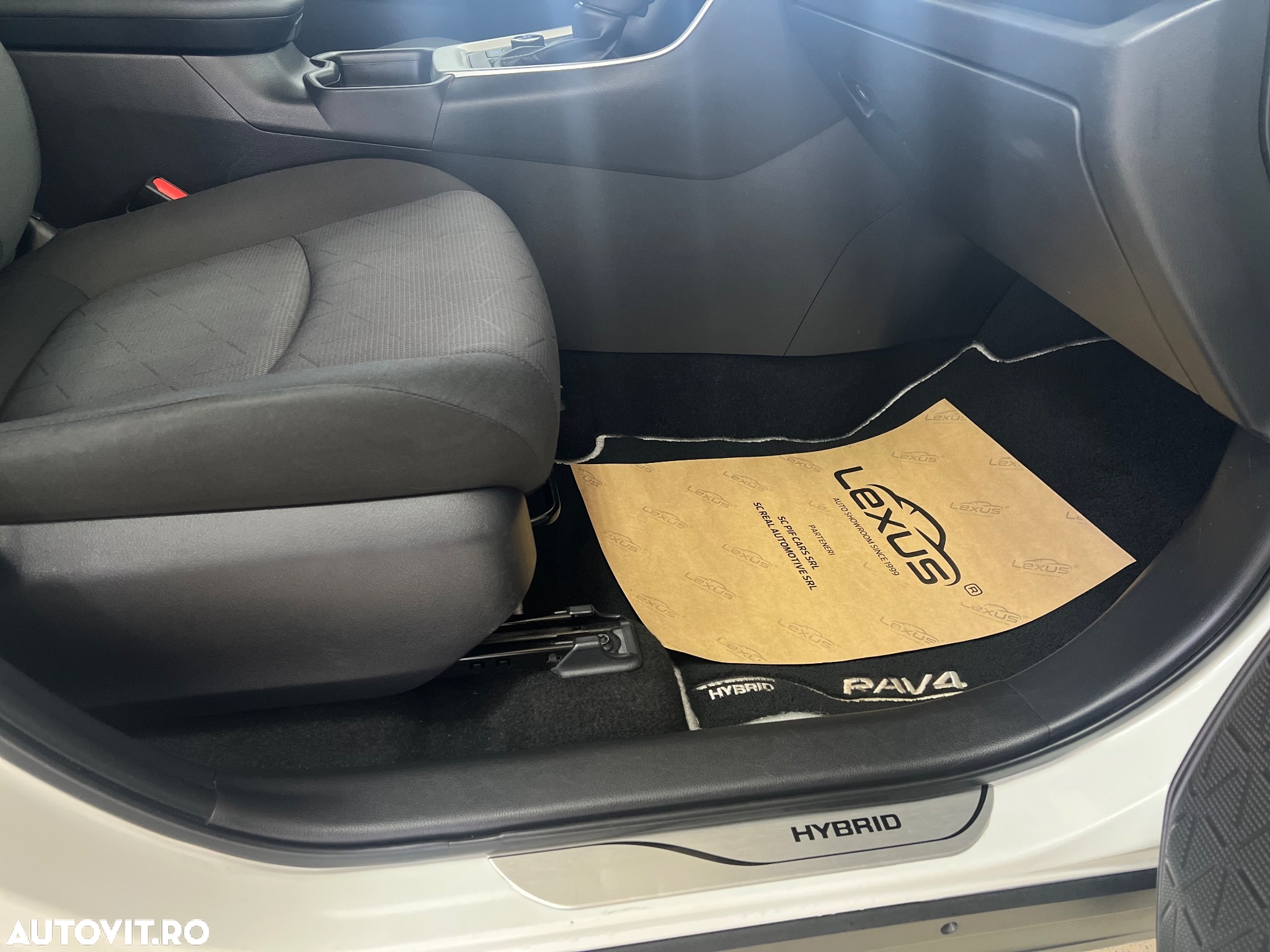 Toyota RAV4 - 4
