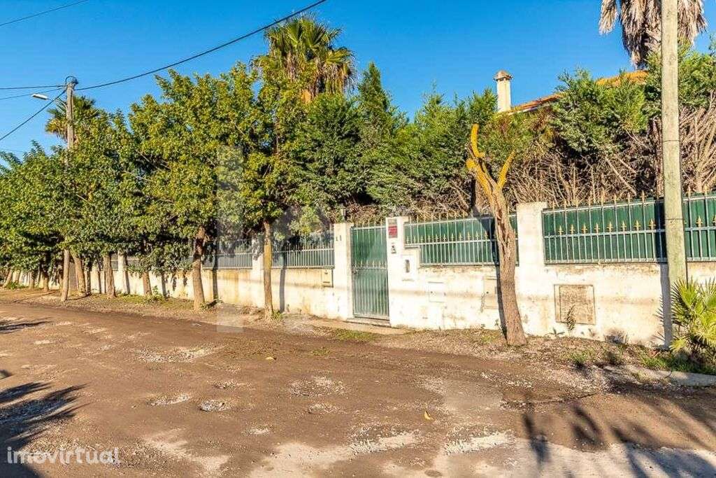 Moradia T5 na Quinta do Quadrado em Alhos Vedros, Moita - Grande imagem: 4/60