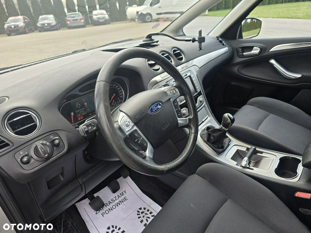 Ford S-Max - 14