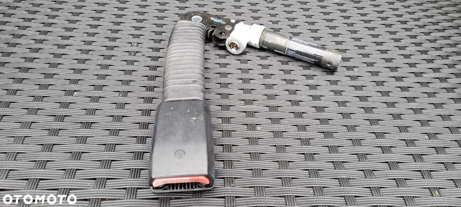 Napinacz pasa prawy BMW 3 E46 lift f vat - 3